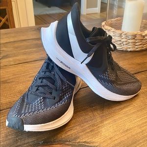 NIKE Air Zoom Winflo 6 Women’s 9.5
